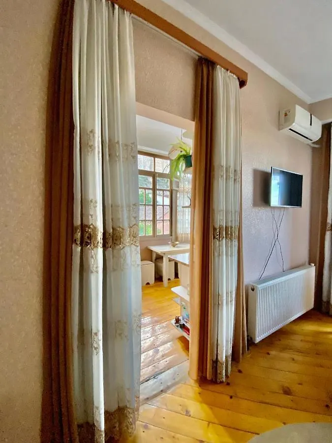 트빌리시 Flat Near The Botanical Garden 아파트